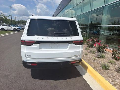 Used 2024 Jeep Wagoneer Series II w/ Premium Group I AWD/4WD image 19