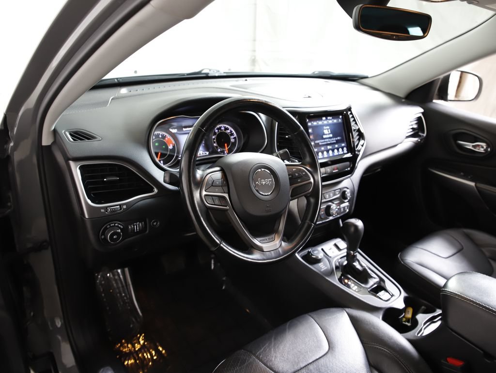 Used 2019 Jeep Cherokee Limited w/ Trailer Tow Group AWD/4WD image 13