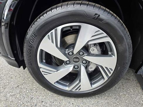 Certified 2025 Audi Q6 e-tron Premium Plus AWD/4WD image 9