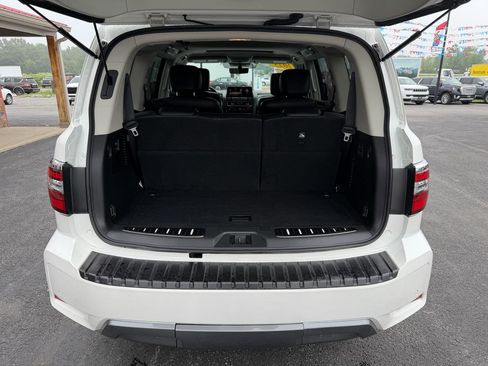 Used 2023 Nissan Armada Platinum w/ Captain's Chairs Package RWD image 6