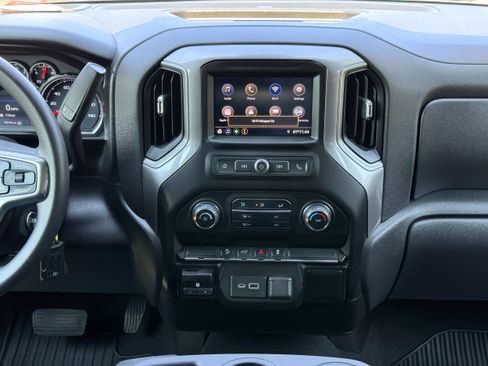 Used 2021 Chevrolet Silverado 1500 Custom Trail Boss w/ Safety Confidence Package AWD/4WD image 17