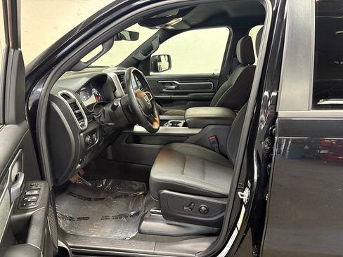 Used 2022 RAM 1500 Big Horn AWD/4WD image 3