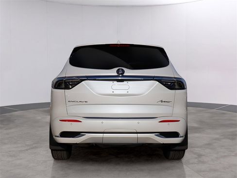 Used 2023 Buick Enclave Avenir w/ Avenir Technology Package image 6
