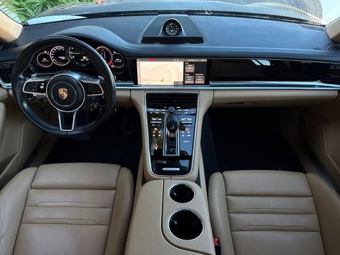 Used 2018 Porsche Panamera 4 image 15