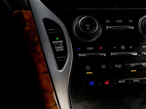 Used 2019 Lincoln Nautilus Reserve image 31