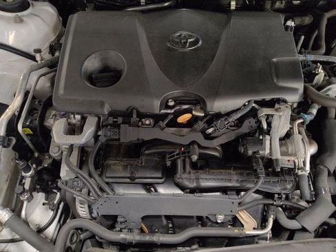 Used 2018 Toyota Camry SE FWD image 30