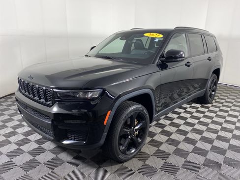 Used 2023 Jeep Grand Cherokee L Laredo AWD/4WD image 11