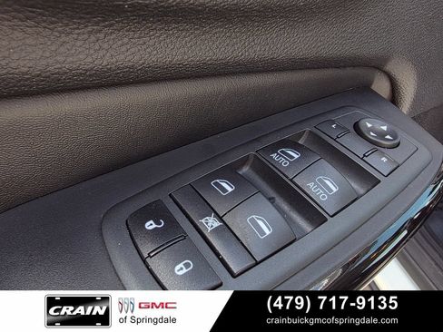 Used 2021 Jeep Cherokee Latitude Plus FWD image 12