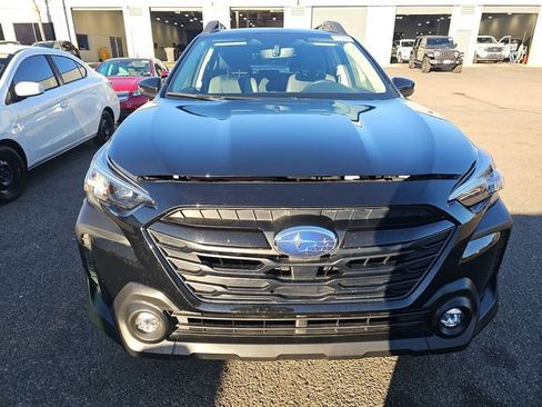 Used 2025 Subaru Outback Onyx Edition AWD/4WD image 3