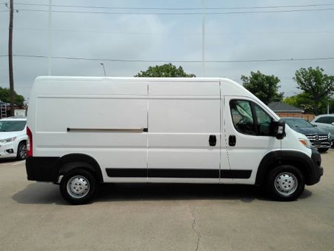 Used 2023 RAM ProMaster 2500 FWD image 4