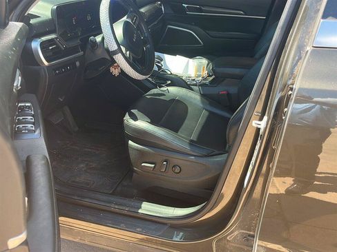 Used 2023 Kia Telluride S FWD image 5