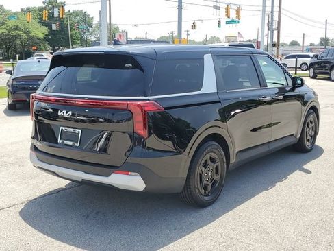 Used 2025 Kia Carnival FWD image 6
