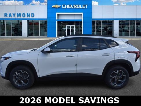 New 2025 Chevrolet Trax LT w/ Sunroof Package image 5