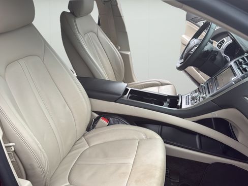 Used 2017 Lincoln MKZ Reserve FWD image 25