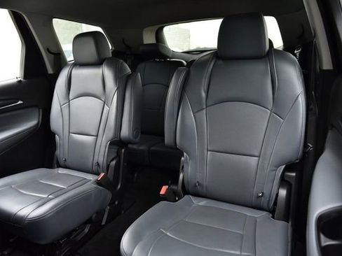 Used 2019 Buick Enclave Essence FWD image 22