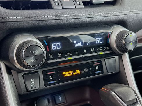 Used 2022 Toyota RAV4 Limited image 23