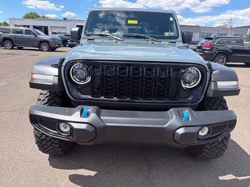 Used 2024 Jeep Wrangler Unlimited AWD/4WD image 9