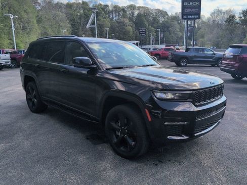 Used 2024 Jeep Grand Cherokee L Limited w/ Black Appearance Package AWD/4WD image 3