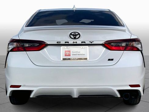 Used 2023 Toyota Camry SE image 4