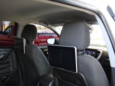 Used 2022 GMC Terrain SLE FWD image 20