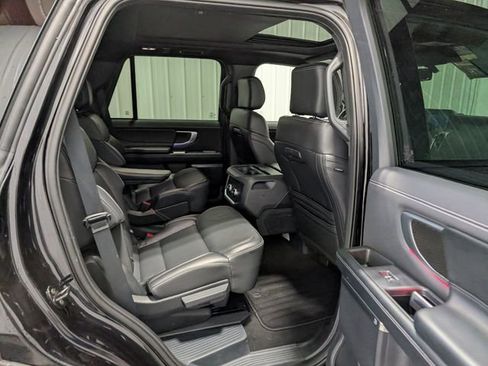 Used 2025 Ford Expedition Platinum w/ Stealth Appearance Package AWD/4WD image 30