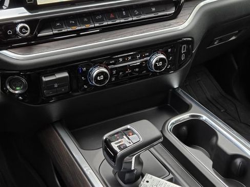 New 2026 GMC Sierra 1500 SLT AWD/4WD image 23