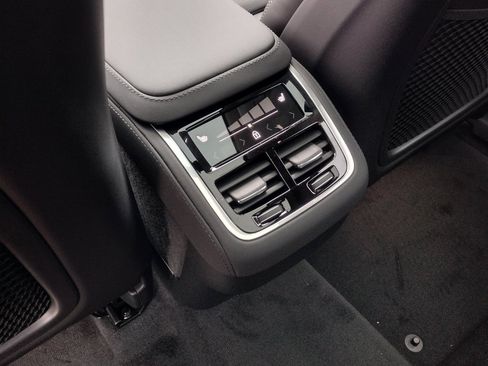 New 2026 Volvo XC90 B6 Ultra image 23