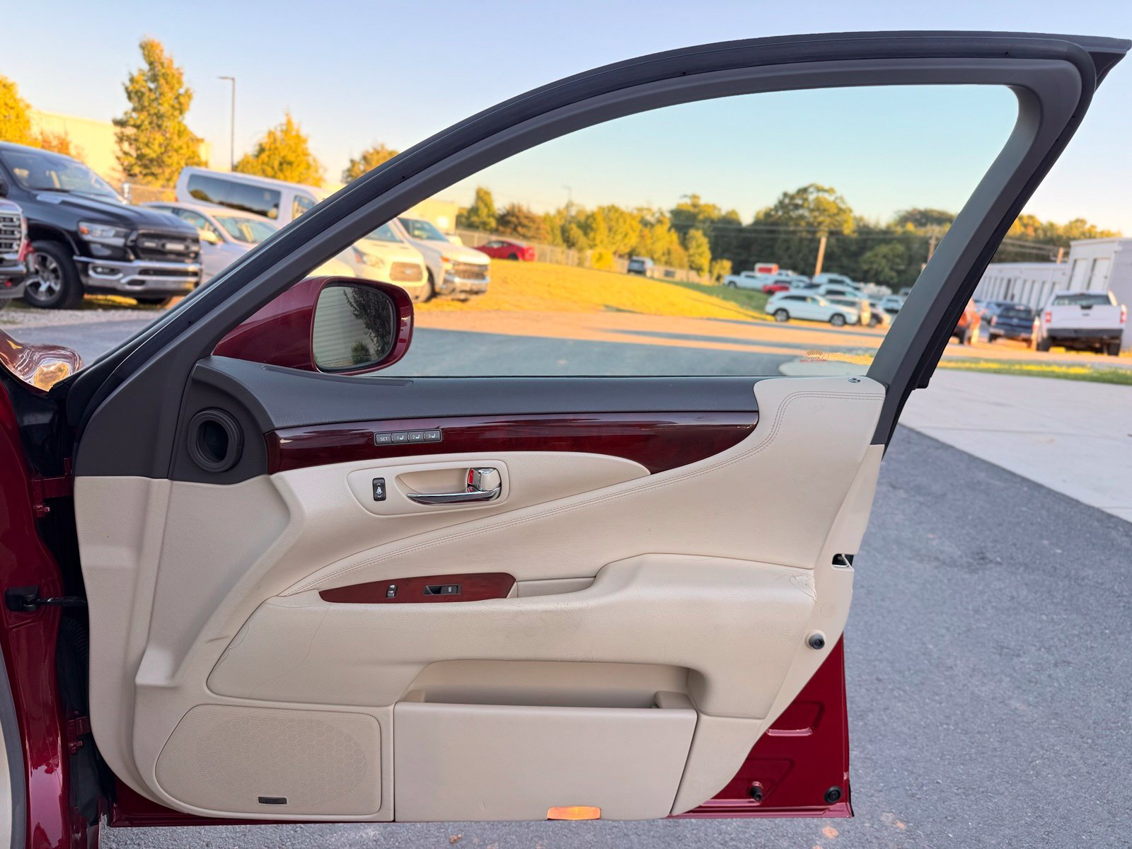 Used 2011 Lexus LS 460 AWD w/ Luxury Value Edition image 40