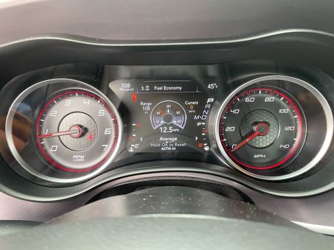 Used 2019 Dodge Charger SXT RWD image 18