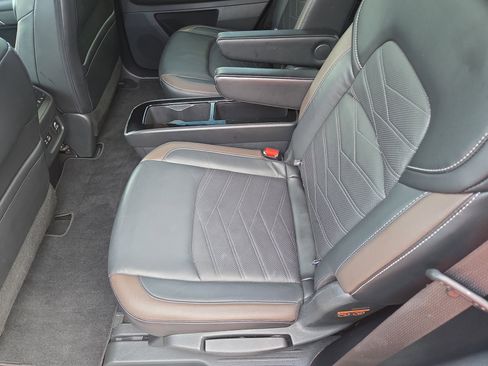 Used 2023 Nissan Pathfinder Platinum image 24