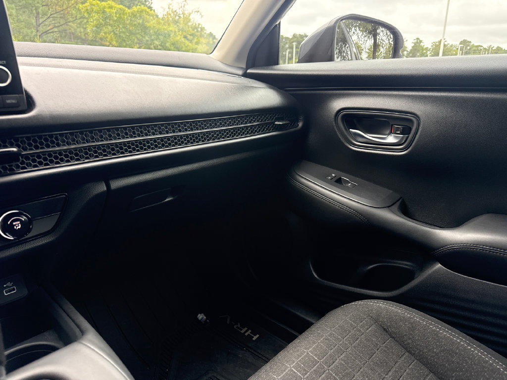 Certified 2025 Honda HR-V LX image 18