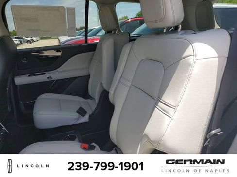 New 2025 Lincoln Aviator Premiere w/ Equipment Group 101A image 19