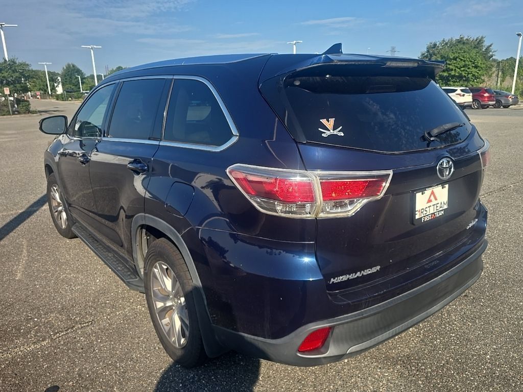 Used 2014 Toyota Highlander XLE AWD/4WD image 7