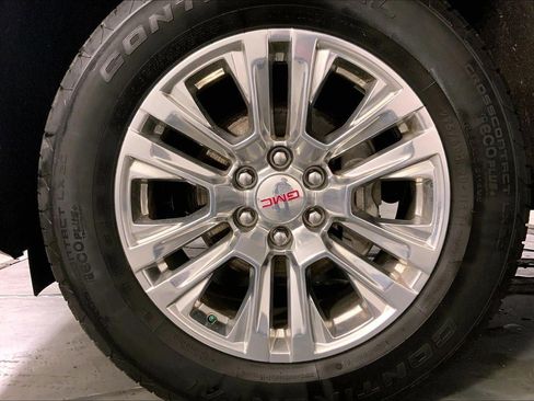 Used 2025 GMC Yukon Denali AWD/4WD image 9