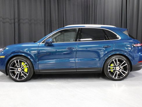 New 2026 Porsche Cayenne S image 2