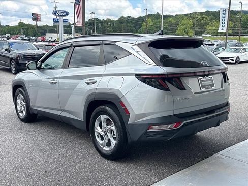 Used 2022 Hyundai Tucson SEL FWD image 2