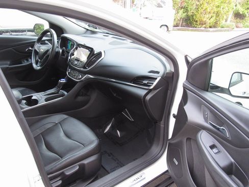 Used 2017 Chevrolet Volt Premier w/ Driver Confidence II Package image 15