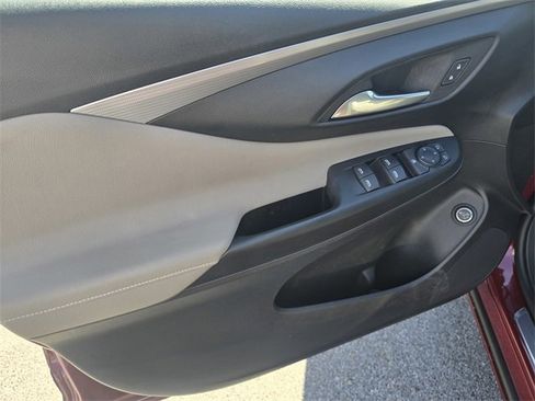 Used 2025 Buick Envista Avenir image 29