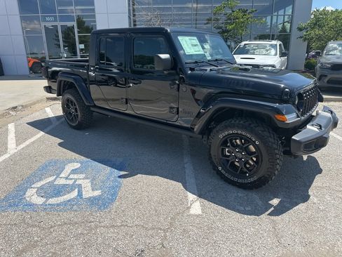 New 2025 Jeep Gladiator Willys image 38