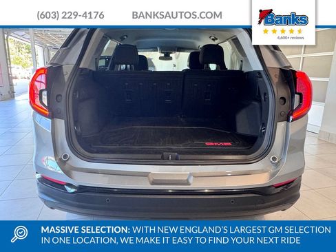 Certified 2023 GMC Terrain SLE w/ Driver Convenience Package AWD/4WD image 8