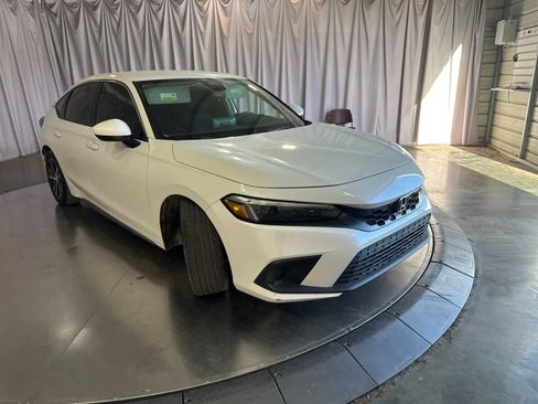Used 2024 Honda Civic LX image 3