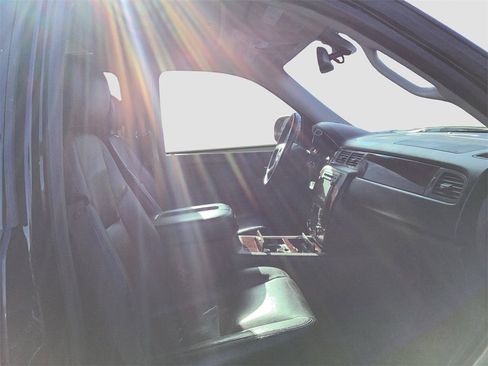 Used 2012 Chevrolet Tahoe LTZ image 18