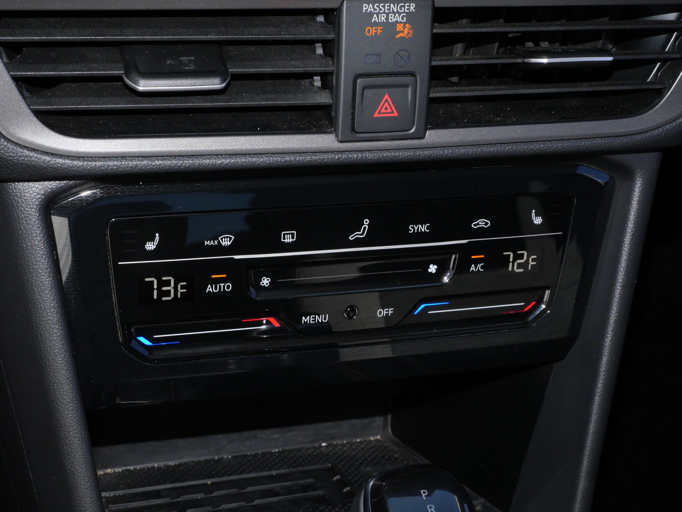 Certified 2025 Volkswagen Taos SE AWD/4WD image 23