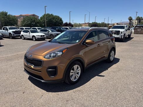 Used 2017 Kia Sportage LX w/ LX Popular Package FWD image 1