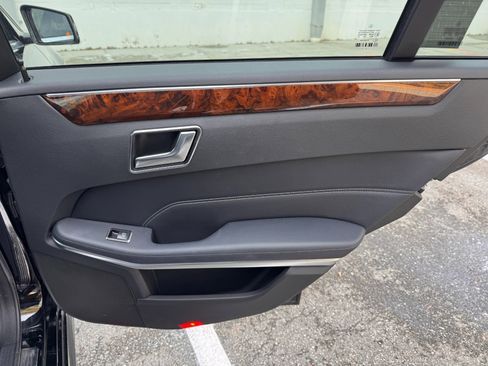 Used 2014 Mercedes-Benz E 350 Sedan image 56