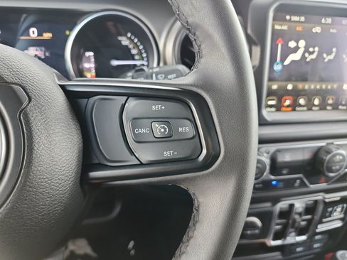 Used 2023 Jeep Wrangler Unlimited w/ Dual Top Group AWD/4WD image 23