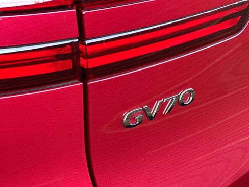 Used 2024 Genesis GV70 2.5T w/ Select Package AWD/4WD image 10