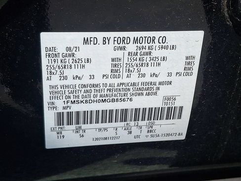 Used 2021 Ford Explorer XLT w/ Equipment Group 202A AWD/4WD image 28