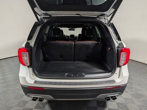 Certified 2023 Ford Explorer Platinum w/ Technology Package AWD/4WD image 7