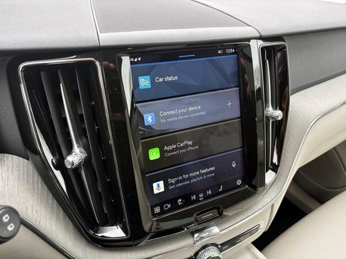 Used 2023 Volvo XC60 B5 Plus w/ Climate Package image 19